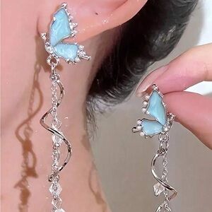 BRAND NEW 🩵 SUPER CUTE Elegant Light Blue Silver Butterfly Long Tassel Earrings